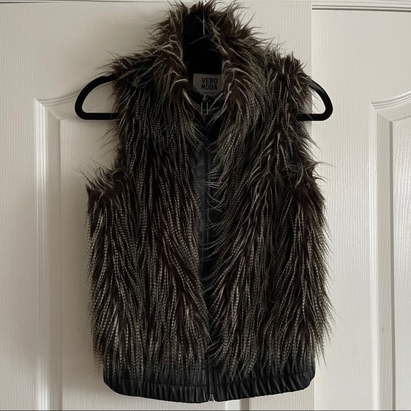 VERO MODA faux fur vest with zipper - Picture 2 of 4